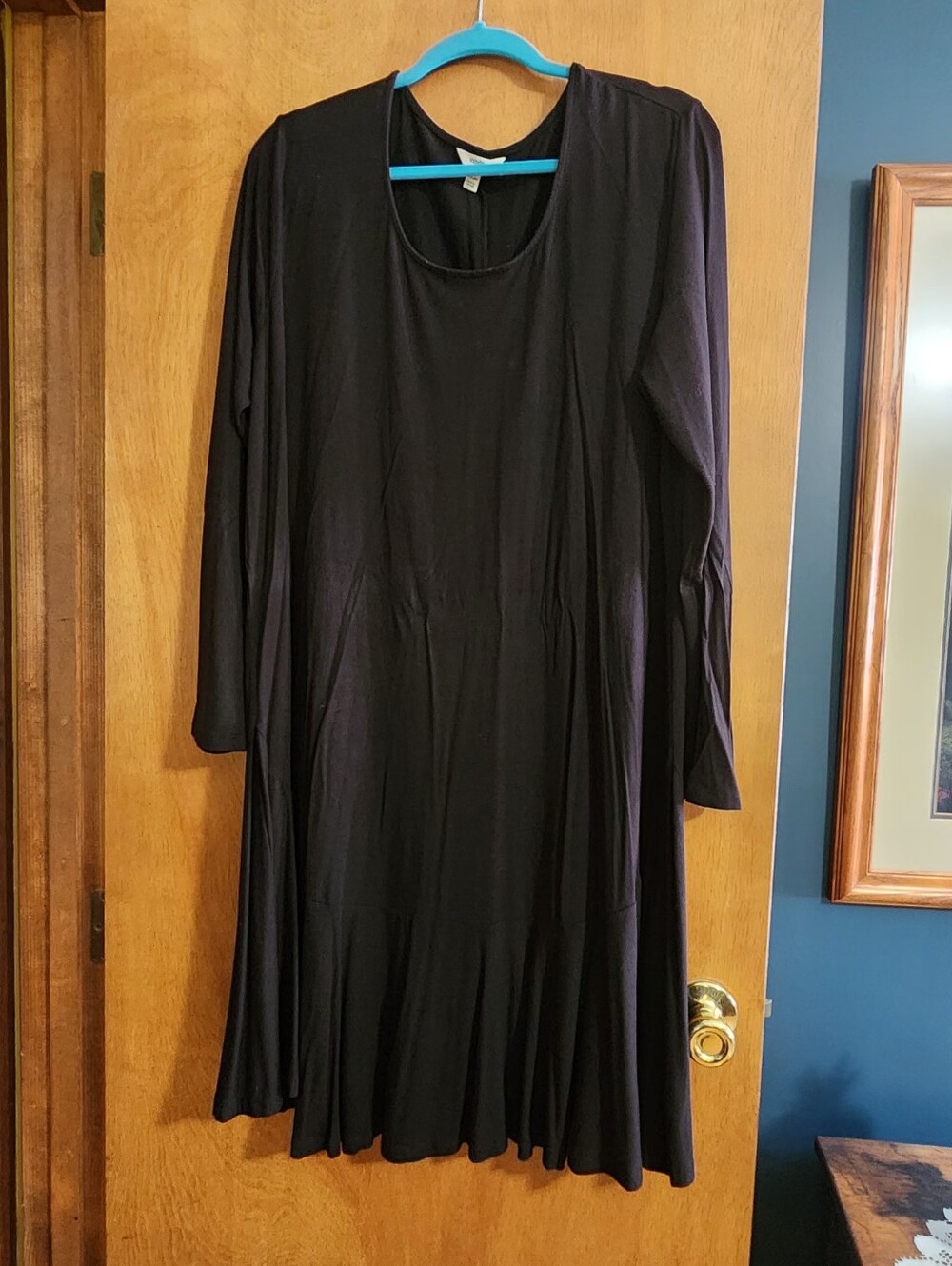 Black Dress With Pretty Ruffled Bottom